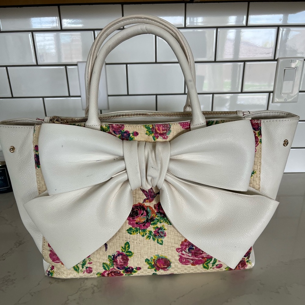 Betsey Johnson Bag w/Large Bow
